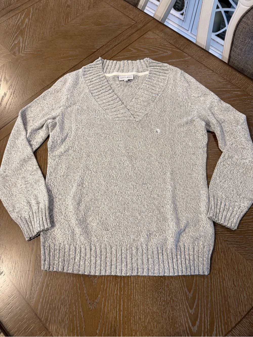 NWT-Vintage Fashion Bug Light Gray V-Neck 100%Cotton Knit Sweater -size L
